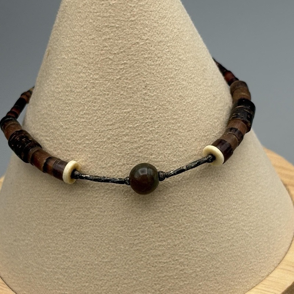 Vintage Heishi Bracelet w/ Stone Bead 6 inches Authentic
